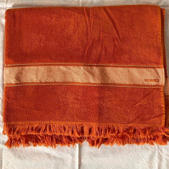 NEW HERMÈS ORANGE YACHTING BATH TOWEL - Picture 2 of 15